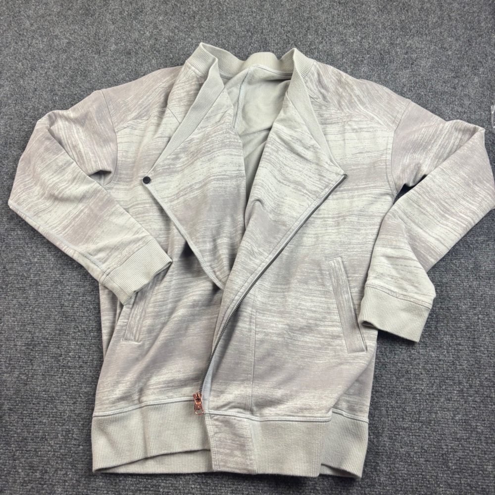 LULULEMON Women’s Mula Bundle Wrap Grey size: 6 - Picture 3 of 8